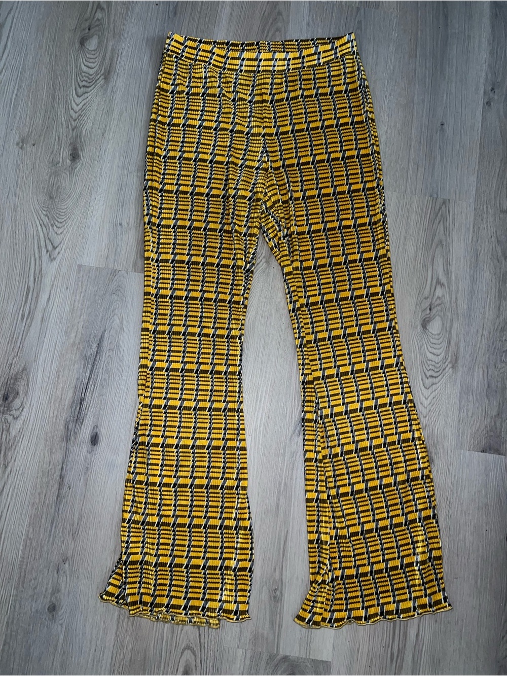 Zara Yellow & Black Patterned Flare Pants Size L Elastic Waist Boho Ruffle Hem